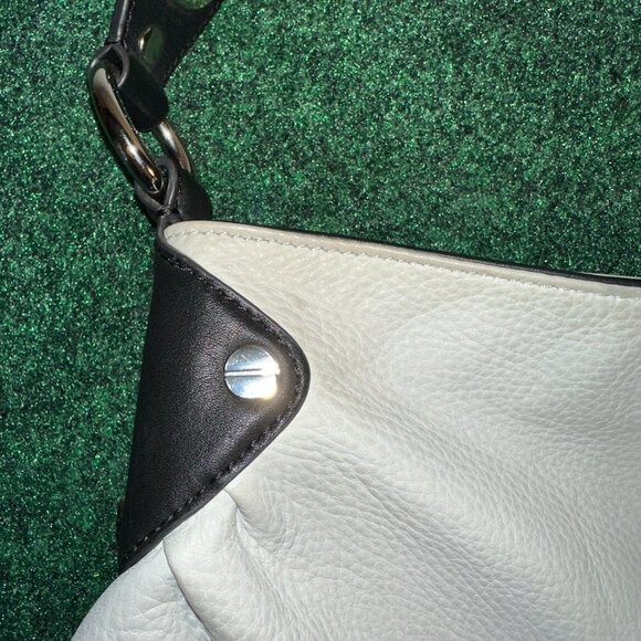 B Makowsky Shoulder Bag White Leather Handbag BLack Shoulder Strap Zip Pockets - Picture 5 of 16